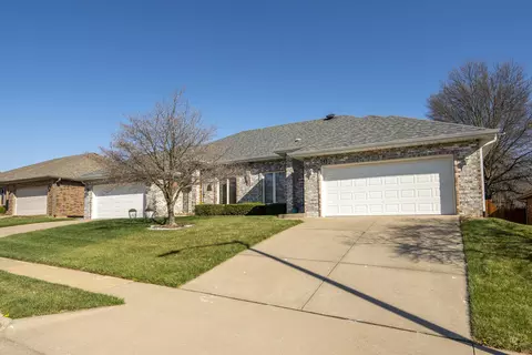 341 E Degraffenreid St, Springfield, MO 65810 photo 3