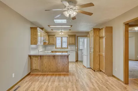341 E Degraffenreid St, Springfield, MO 65810 photo 8