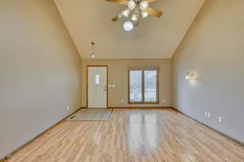 341 E Degraffenreid St, Springfield, MO 65810 photo 5