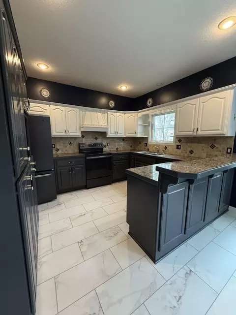 2135 W Royal Oak Dr, Springfield, MO 65810 photo 13