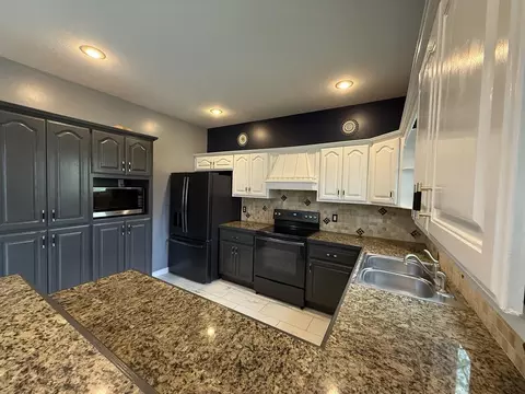 2135 W Royal Oak Dr, Springfield, MO 65810 photo 12