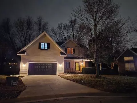 2135 W Royal Oak Dr, Springfield, MO 65810 photo 2