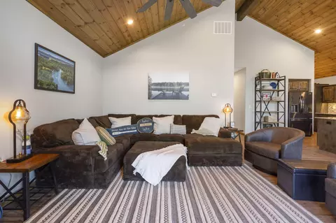 Living - 168 Jax Trl #49, Indian Point, MO 65616 photo 3 of 5