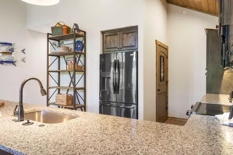Kitchen - 168 Jax Trl #49, Indian Point, MO 65616 photo 2 of 4