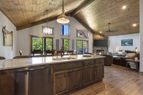 Kitchen - 168 Jax Trl #49, Indian Point, MO 65616 photo 4 of 4