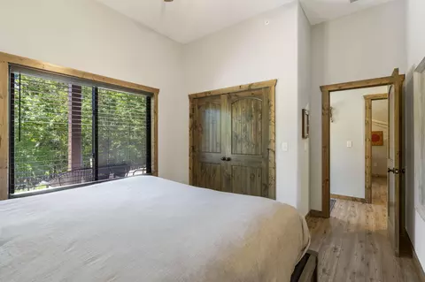 Bedroom - 168 Jax Trl #49, Indian Point, MO 65616 photo 6 of 10