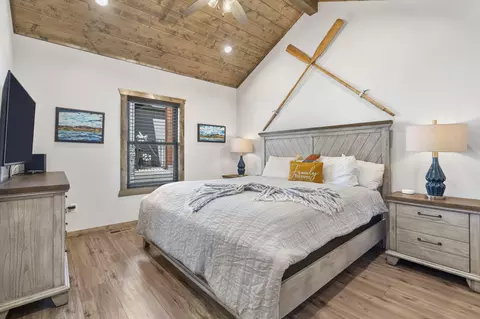 Bedroom - 168 Jax Trl #49, Indian Point, MO 65616 photo 1 of 10