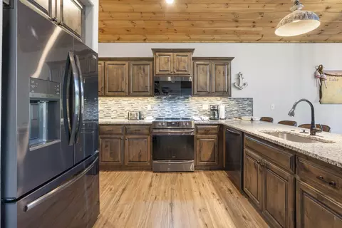 Kitchen - 168 Jax Trl #49, Indian Point, MO 65616 photo 3 of 4