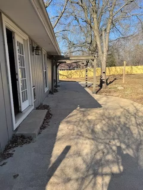 1545 E Carleton St, Springfield, MO 65804 photo 3