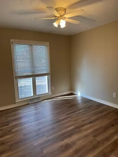 1545 E Carleton St, Springfield, MO 65804 photo 13