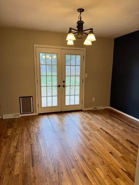 1545 E Carleton St, Springfield, MO 65804 photo 9