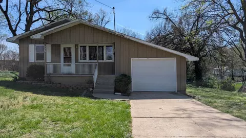 529 W Myrtle, Monett, MO 65708 photo 3