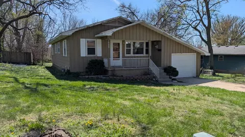 529 W Myrtle, Monett, MO 65708 photo 2