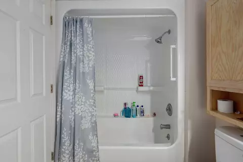 Bath - 104 Allen St, Marshfield, MO 65706 photo 5 of 5