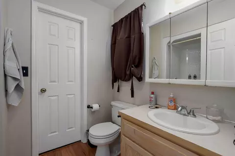 Bath - 104 Allen St, Marshfield, MO 65706 photo 2 of 5