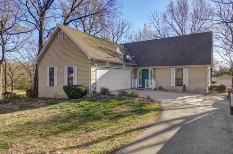 104 Allen St, Marshfield, MO 65706
