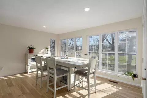 Dining - 104 Allen St, Marshfield, MO 65706 photo 1 of 2