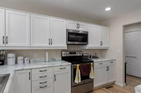 Kitchen - 104 Allen St, Marshfield, MO 65706 photo 3 of 5