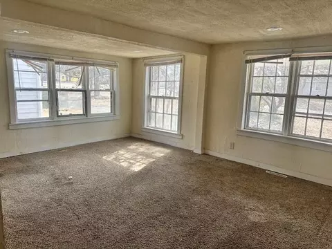 2315 E Manchester St, Springfield, MO 65804 photo 6