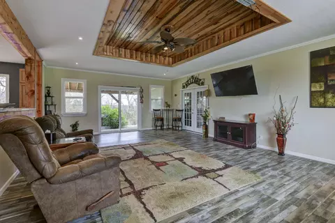 Living - 26385 Rustic Road Rd, Shell Knob, MO 65747 photo 4 of 5