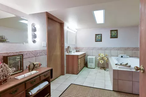 Bath - 26385 Rustic Road Rd, Shell Knob, MO 65747 photo 3 of 7