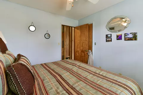 Bedroom - 26385 Rustic Road Rd, Shell Knob, MO 65747 photo 2 of 6
