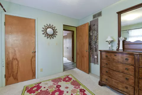 Bedroom - 26385 Rustic Road Rd, Shell Knob, MO 65747 photo 4 of 6