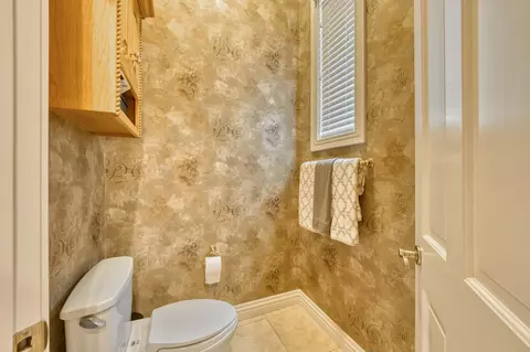 Bath - 4788 S Sydney Ave, Springfield, MO 65810 photo 8 of 17