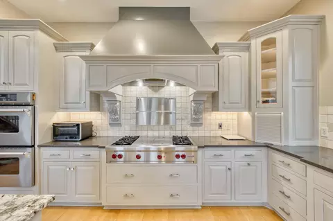 Kitchen - 4788 S Sydney Ave, Springfield, MO 65810 photo 5 of 9