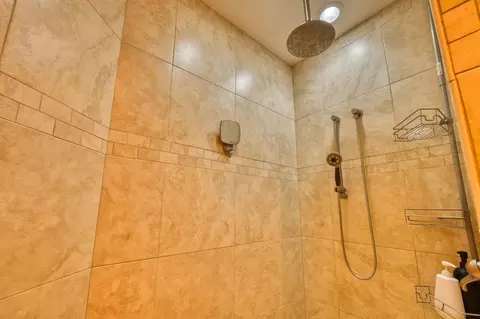 Bath - 4788 S Sydney Ave, Springfield, MO 65810 photo 7 of 17
