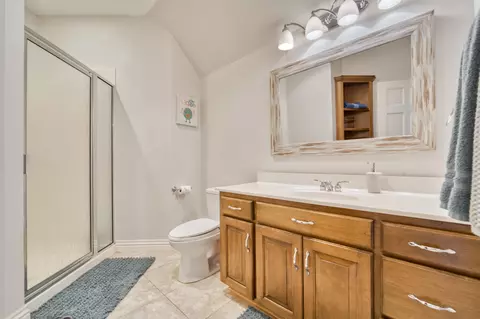 Bath - 4788 S Sydney Ave, Springfield, MO 65810 photo 12 of 17