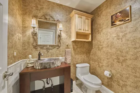Bath - 4788 S Sydney Ave, Springfield, MO 65810 photo 14 of 17