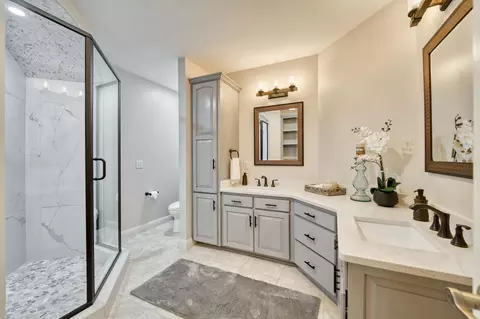 Bath - 4788 S Sydney Ave, Springfield, MO 65810 photo 15 of 17