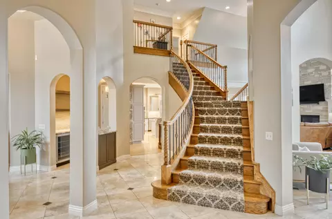 Entry Way - 4788 S Sydney Ave, Springfield, MO 65810 photo 4 of 16