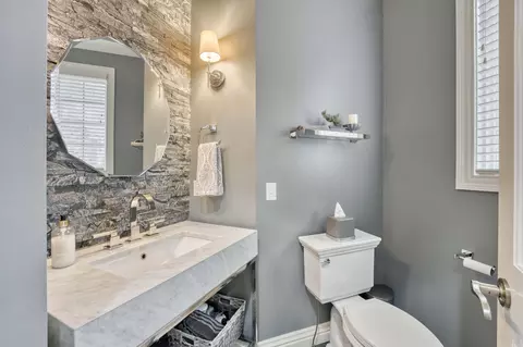 Bath - 4788 S Sydney Ave, Springfield, MO 65810 photo 9 of 17