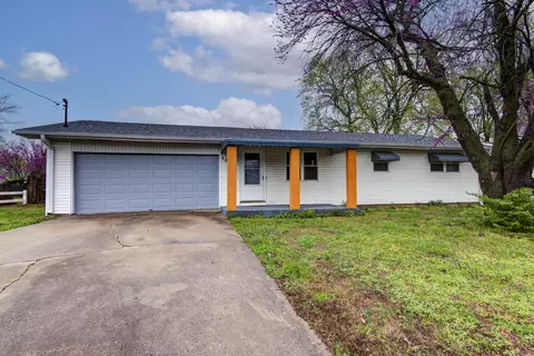 4037 W Groton St, Springfield, MO 65803