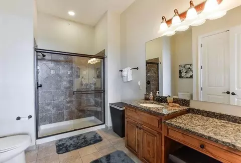Bath - 47 Songbird Cir #6, Branson, MO 65616 photo 4 of 4
