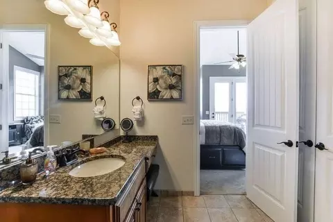 Bath - 47 Songbird Cir #6, Branson, MO 65616 photo 3 of 4