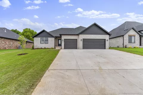 2117 N Silver Charm Ave, Springfield, MO 65802 photo 1