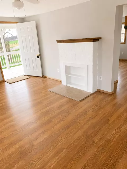 Living - 59 Landrace Loop, Tecumseh, MO 65760 photo 4 of 4