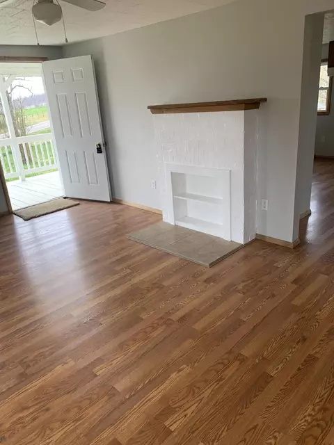Living - 59 Landrace Loop, Tecumseh, MO 65760 photo 9 of 9
