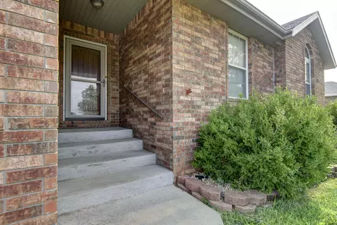 1003 W Bates Dr, Nixa, MO 65714 photo 2
