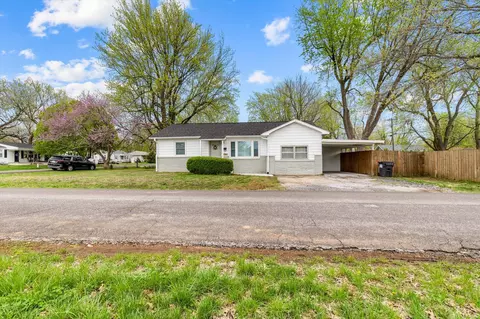 2044 S Weller Ave, Springfield, MO 65804