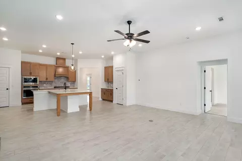 5207 S April Ct, Battlefield, MO 65619 photo 11