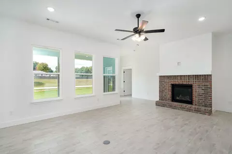 5207 S April Ct, Battlefield, MO 65619 photo 9