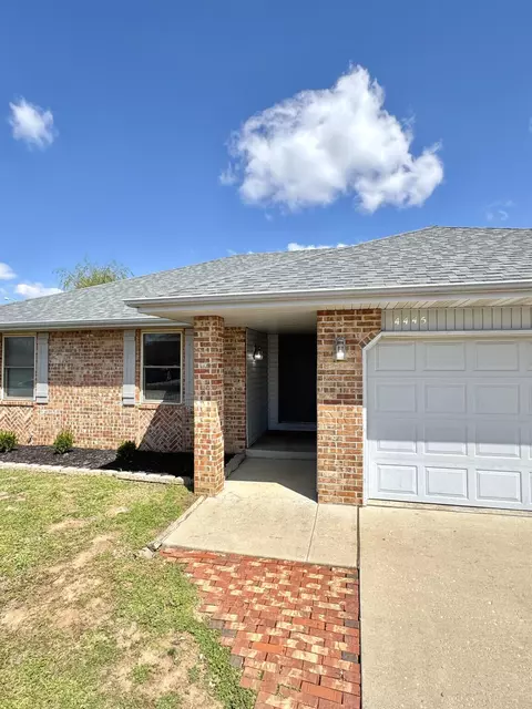 4445 W Huckleberry St, Springfield, MO 65802 photo 2