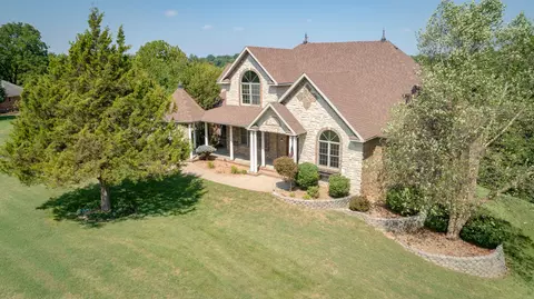 1321 E River Oak Dr, Springfield, MO 65803 photo 1