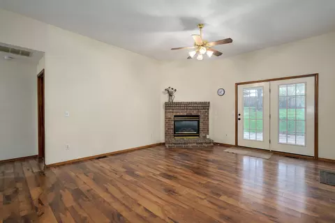 302 W Warren Ave, Ozark, MO 65721 photo 7