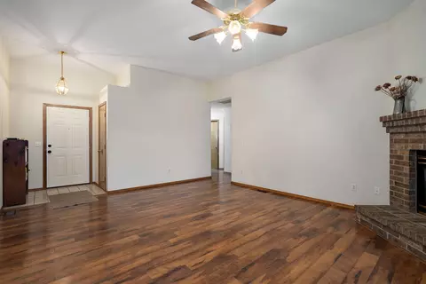 302 W Warren Ave, Ozark, MO 65721 photo 8