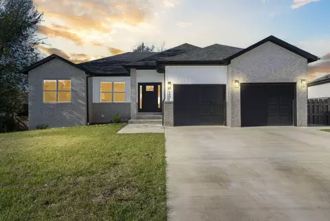 647 W Bridgewood Ct, Springfield, MO 65803 photo 1